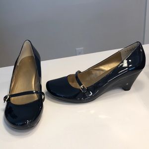 Naturalizer Navy patentleather look MaryJane wedge